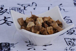 十月的蝴蝶诗歌_十月的蝴蝶 纯白色的枝叶